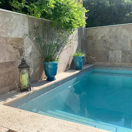 Luxury Pool By Maryn Apartment Makarska
