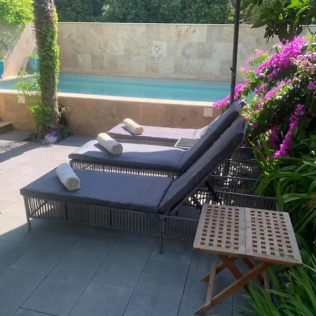 Luxury Pool By Maryn Apartment Makarska