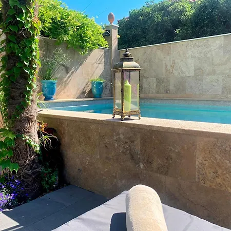 Luxury Pool By Maryn Apartman