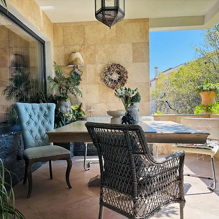 Luxury Pool By Maryn Apartamento Makarska